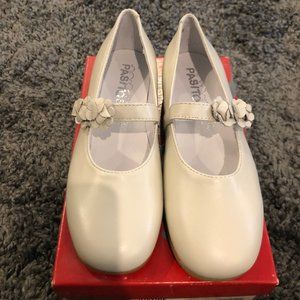 Girls Pasitos Bone Leather Flower Flats